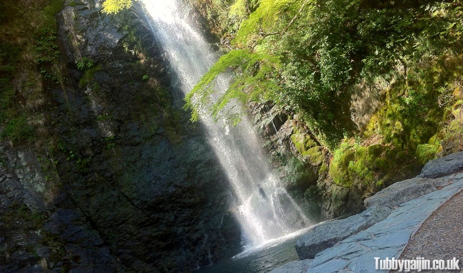 Hiking to Minoh waterfall